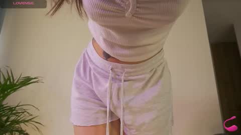 Emily  R online show from October 29, 2:52 pm