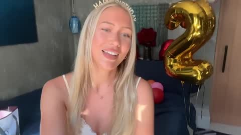 olivia online show from March 31, 1:17 am