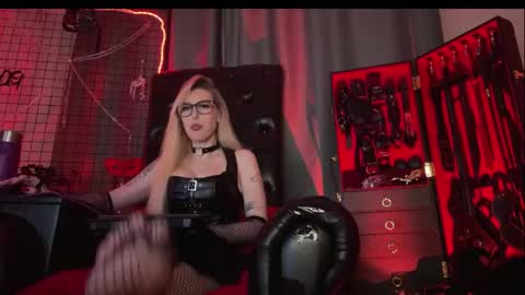 Liya Ray online show from March 25, 4:03 pm