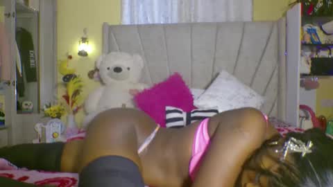 Snapshot of liyahs_lair chatting on September 23, 3:17 pm liyah online show from September 23, 3:17 pm