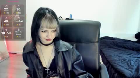 Snapshot of liyaluna chatting on October 10, 10:54 am LIA online show from October 10, 10:54 am