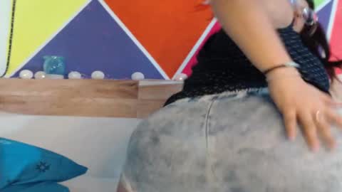 liz_603757 online show from February 1, 5:18 am