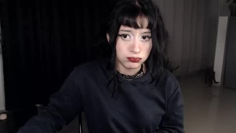 Elizabeth online show from February 7, 11:35 am