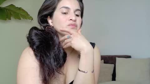 Snapshot of liz_devine chatting on October 18, 6:56 pm liz online show from October 18, 6:56 pm