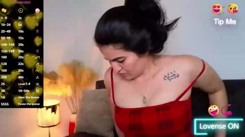 Snapshot of liz_devine chatting on February 28, 4:42 pm liz online show from February 28, 4:42 pm
