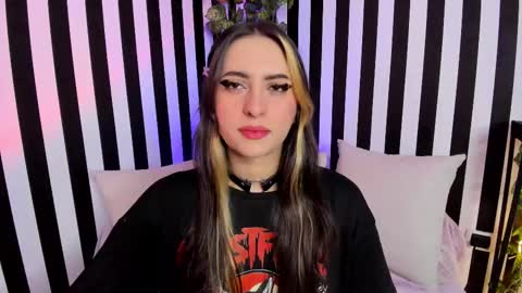 Snapshot of liz_goth chatting on September 29, 12:15 pm Liz online show from September 29, 12:15 pm