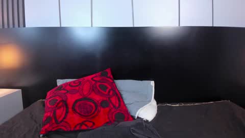 Snapshot of liz_goth chatting on February 3, 7:00 pm Liz online show from February 3, 7:00 pm