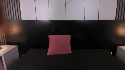 Snapshot of liz_goth chatting on February 21, 1:33 pm Liz online show from February 21, 1:33 pm
