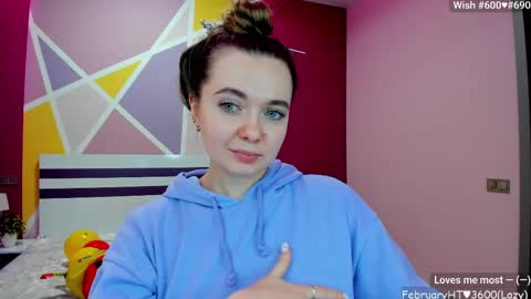 Snapshot of lizaghost chatting on February 10, 12:29 pm Girl next door online show from February 10, 12:29 pm