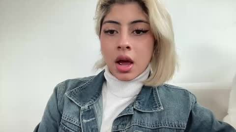 Lizeth online show from January 5, 6:02 pm