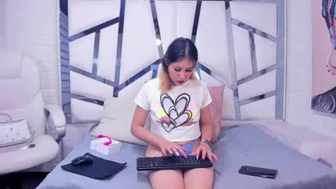 Lizza online show from October 17, 2:59 am