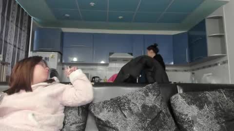 lizzi_muur online show from February 19, 2:33 pm