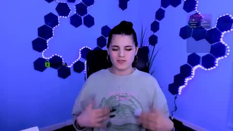 lizzie_boom online show from April 10, 7:07 pm