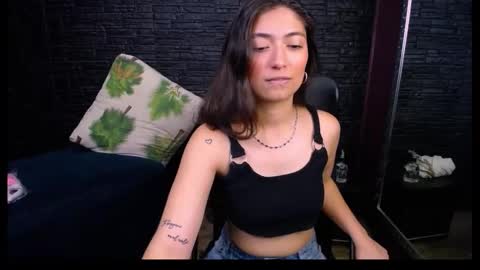 Snapshot of lizzie_collin chatting on October 17, 3:27 pm Lizzie online show from October 17, 3:27 pm