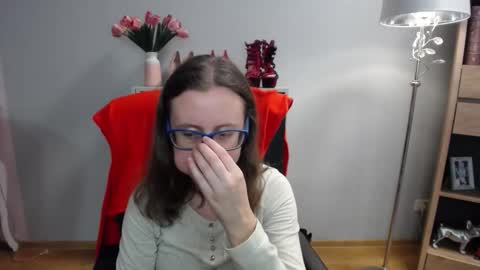 Lizzy online show from December 15, 5:25 am