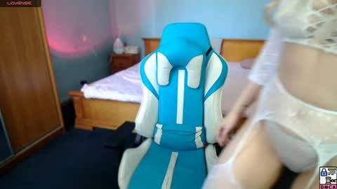 lizzycumm online show from July 1, 7:39 am