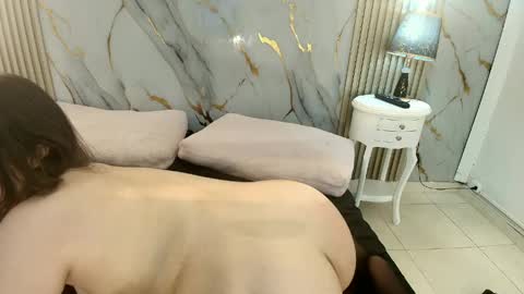 LIZZY RAVEN online show from June 4, 2:34 pm