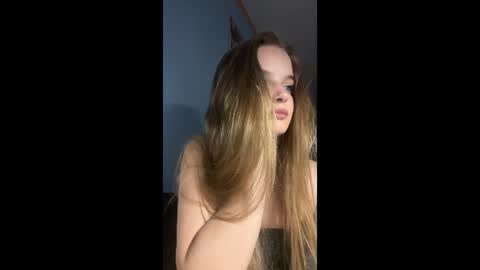 Melissa online show from July 22, 8:33 pm