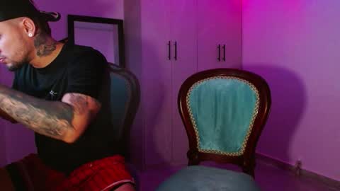 lliamm 2 online show from February 13, 7:12 am