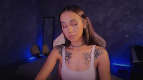 Linn my new page online show from December 1, 4:27 pm