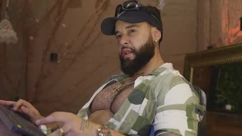 logan_cardenas1 online show from April 9, 12:14 am