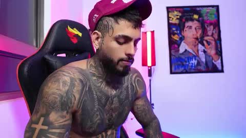 logan_hugh8 online show from November 4, 6:37 am