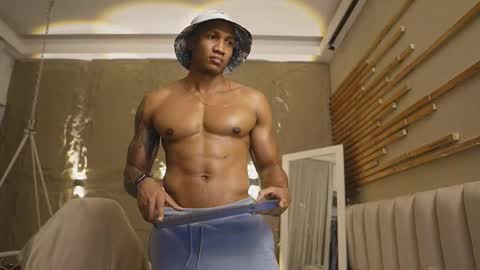 logan_varela online show from March 15, 5:49 pm