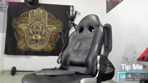 LOGAN WHITTERS online show from March 9, 8:46 pm