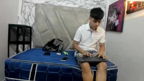 loganjhonson online show from November 9, 2:37 am