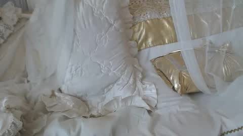 Lilu online show from November 13, 8:06 am