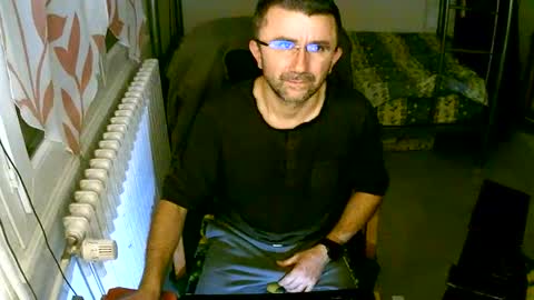 lokoum39 online show from December 6, 6:33 pm