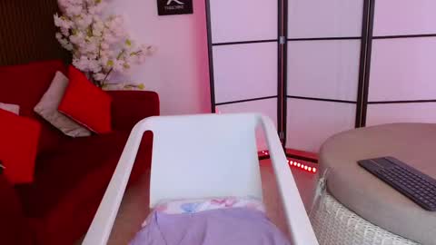 lola online show from October 21, 5:56 am