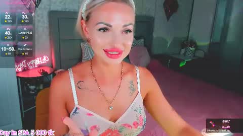 Lola online show from August 9, 5:29 pm
