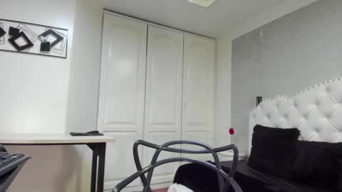 Lola  online show from November 10, 8:22 pm