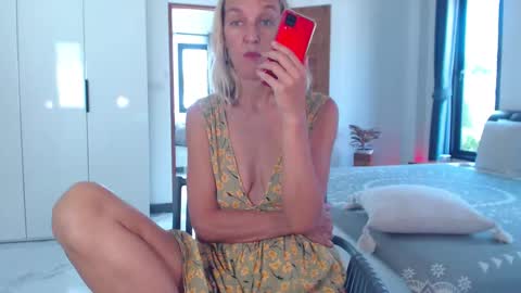 Lola online show from March 21, 8:19 am