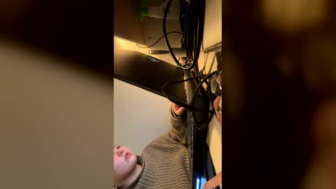 lolaatate online show from March 6, 7:40 am