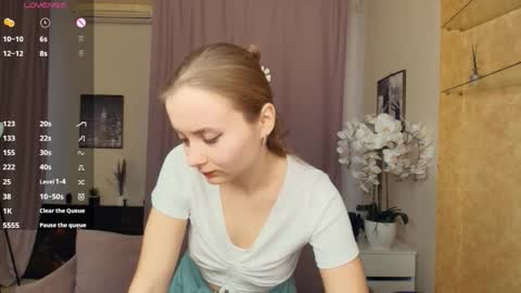 lolacorish online show from February 4, 11:03 am