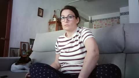 LOLA HUESO y ERIC online show from April 17, 2:30 pm