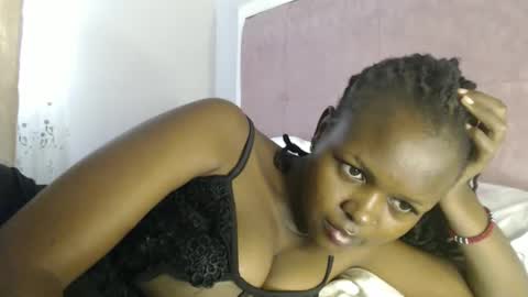 lolamia7 online show from October 11, 5:56 am