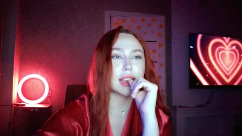 Lola online show from November 8, 12:30 pm