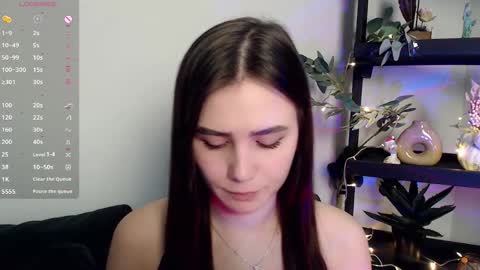lolapalmer_ online show from January 17, 7:49 pm