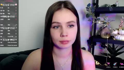 lolapalmer_ online show from March 9, 7:37 pm