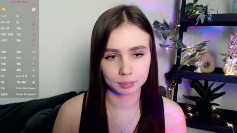 lolapalmer_ online show from February 6, 11:15 pm