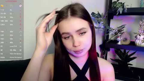 lolapalmer_ online show from February 9, 11:36 pm