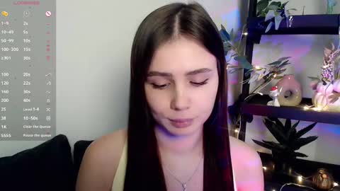 lolapalmer_ online show from January 25, 2:47 am