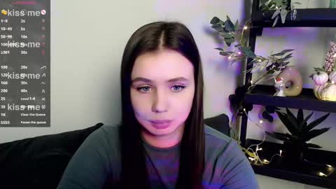 lolapalmer_ online show from February 16, 3:15 am