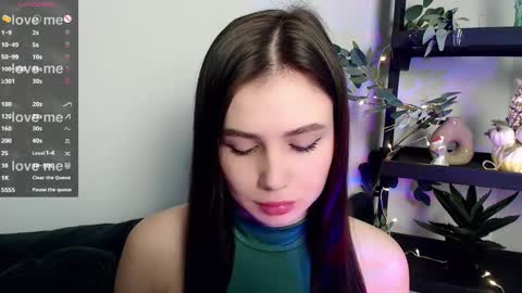 lolapalmer_ online show from February 26, 7:32 pm