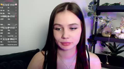 lolapalmer_ online show from March 10, 10:24 pm