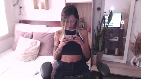 Dear tippers follow me on my new cb account lennarogers online show from January 24, 6:25 pm