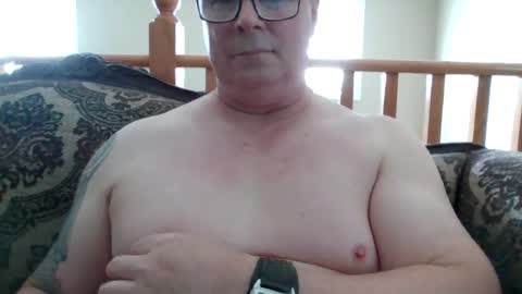 look823 online show from July 11, 3:59 pm
